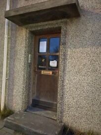 No address or light so was confusing to find and only sure in correct location when key unlocked entry door.