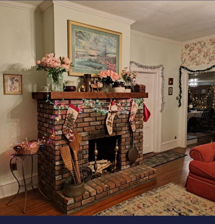 Nicely decorated for my Christmas stay🎄