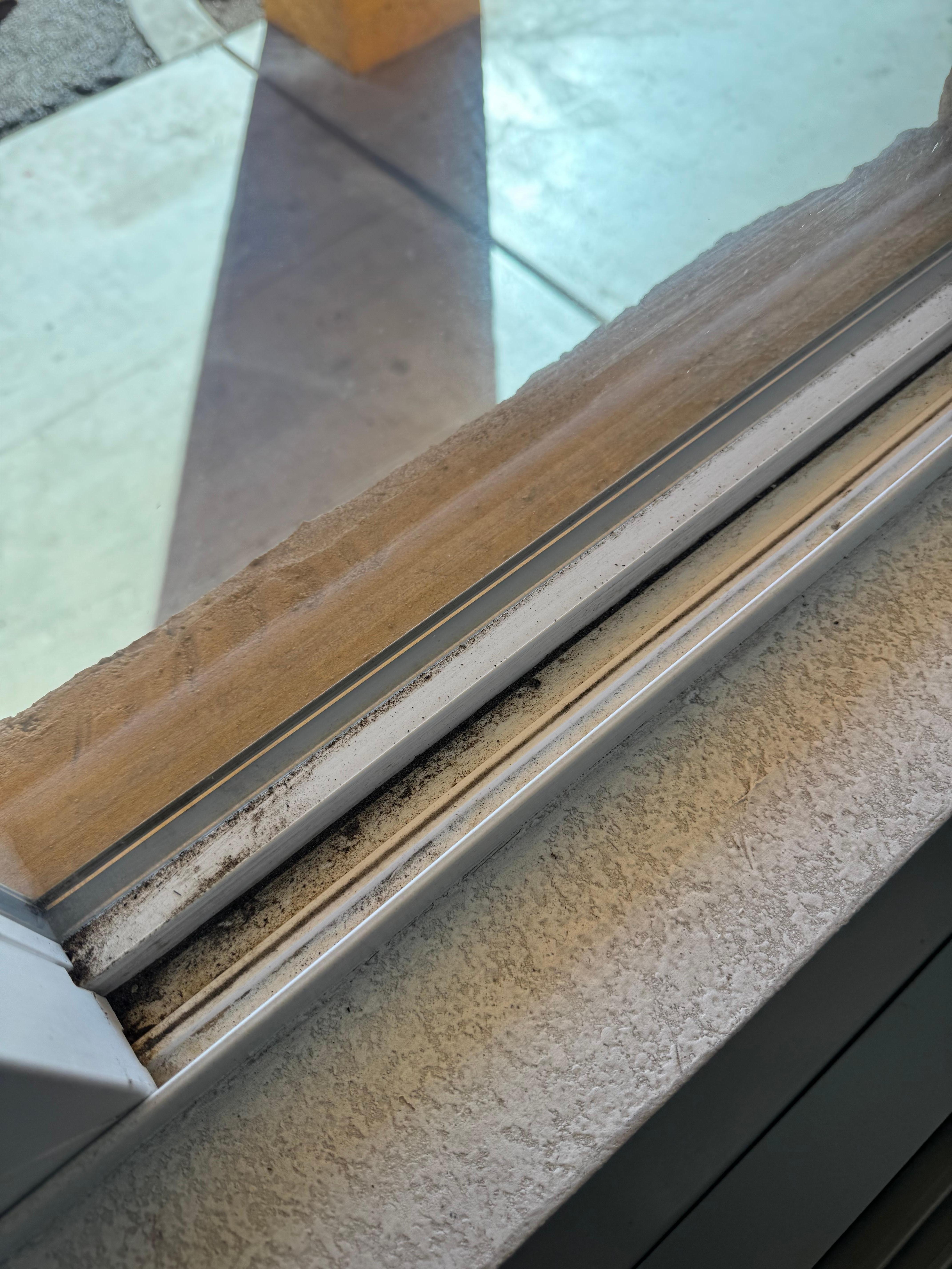 You can see how they didn’t even wipe the room down for a long time