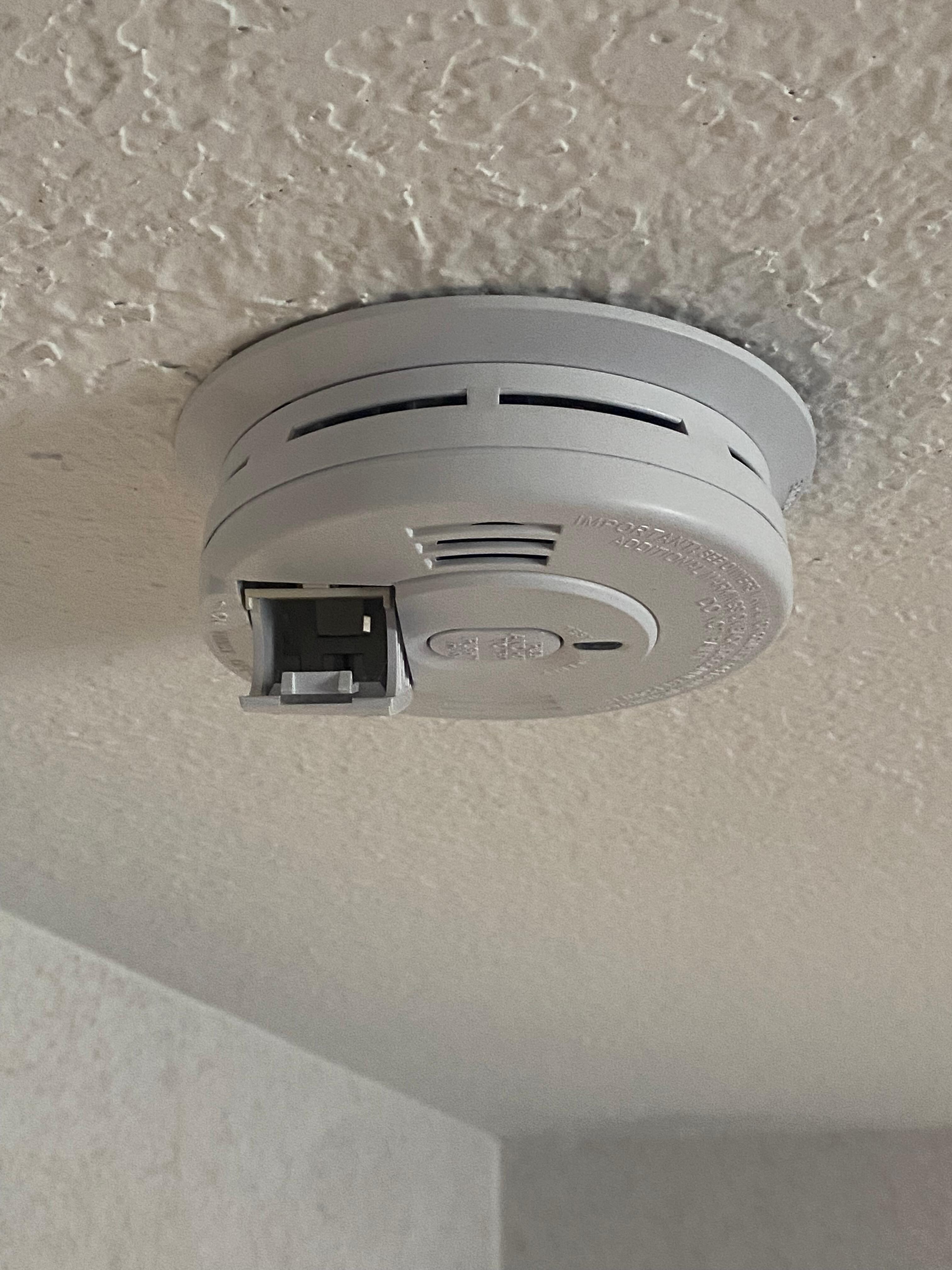 Smoke alarm (no battery) 