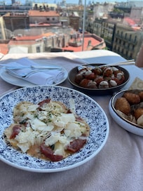 Roof bar food
