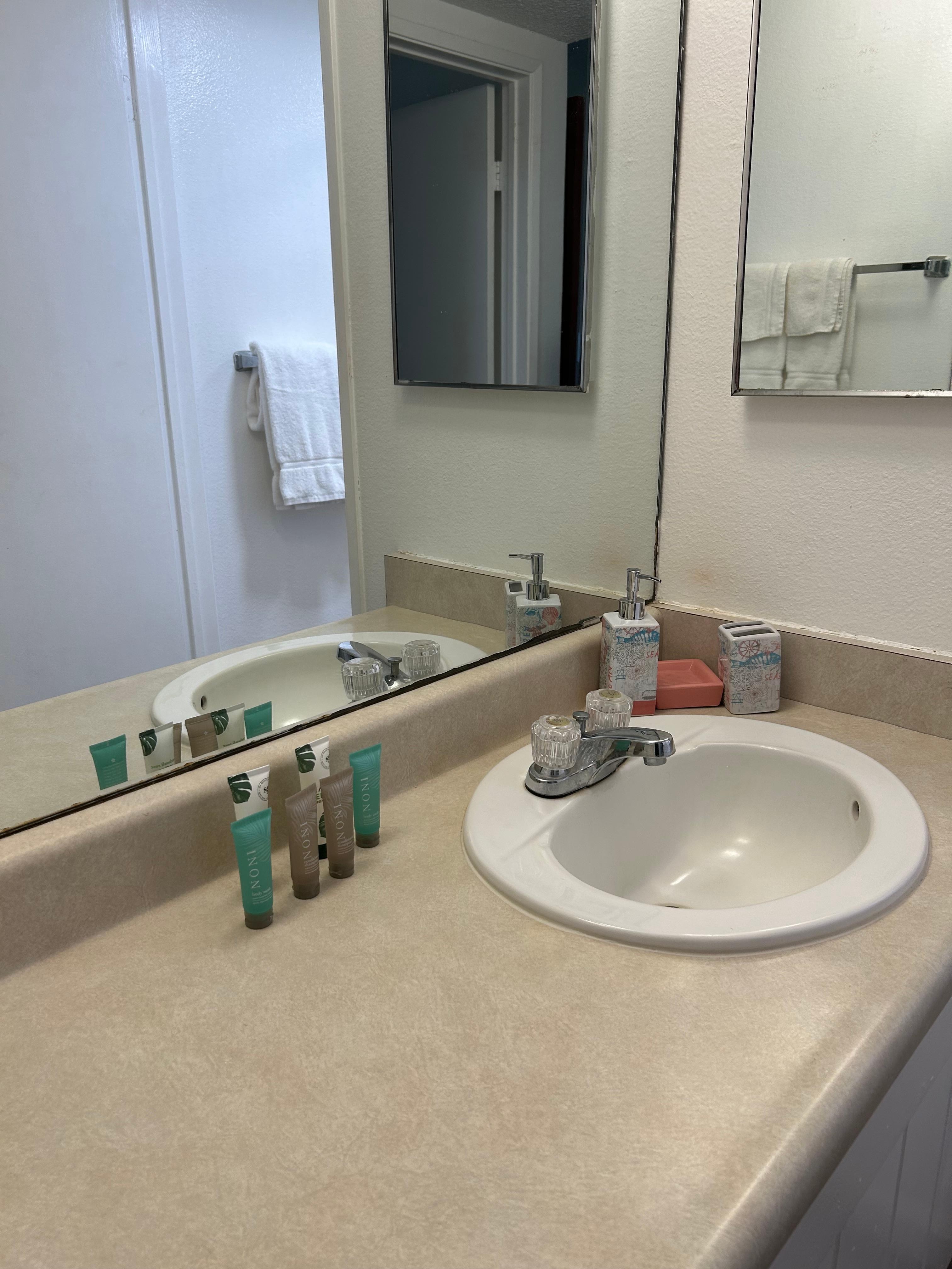 シャンプー、コンディショナー、ボディソープ