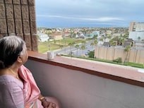 8th floor overlooks beach