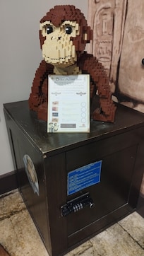 Fun activity for the kids to crack open the safe. There's mini Lego pack when they opened the safe