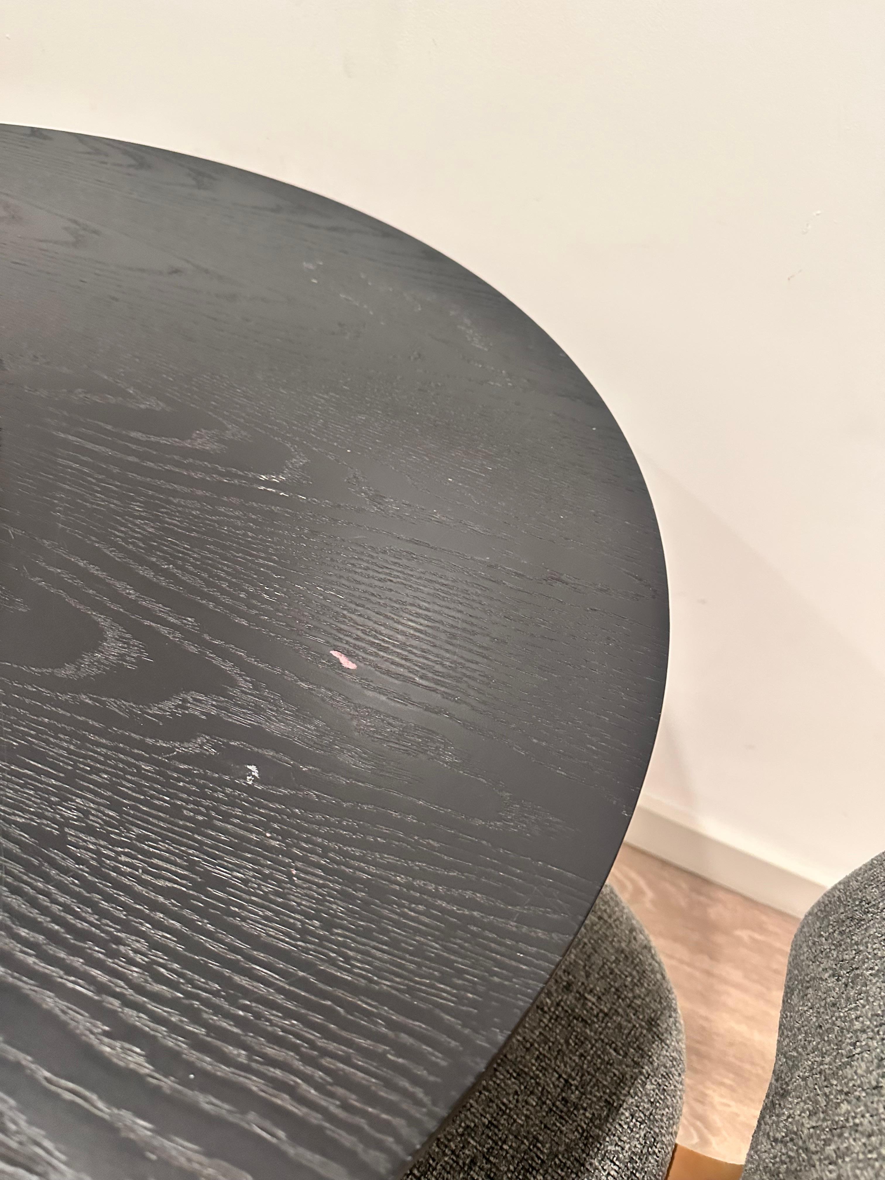 Hair and grime in the bath tub 