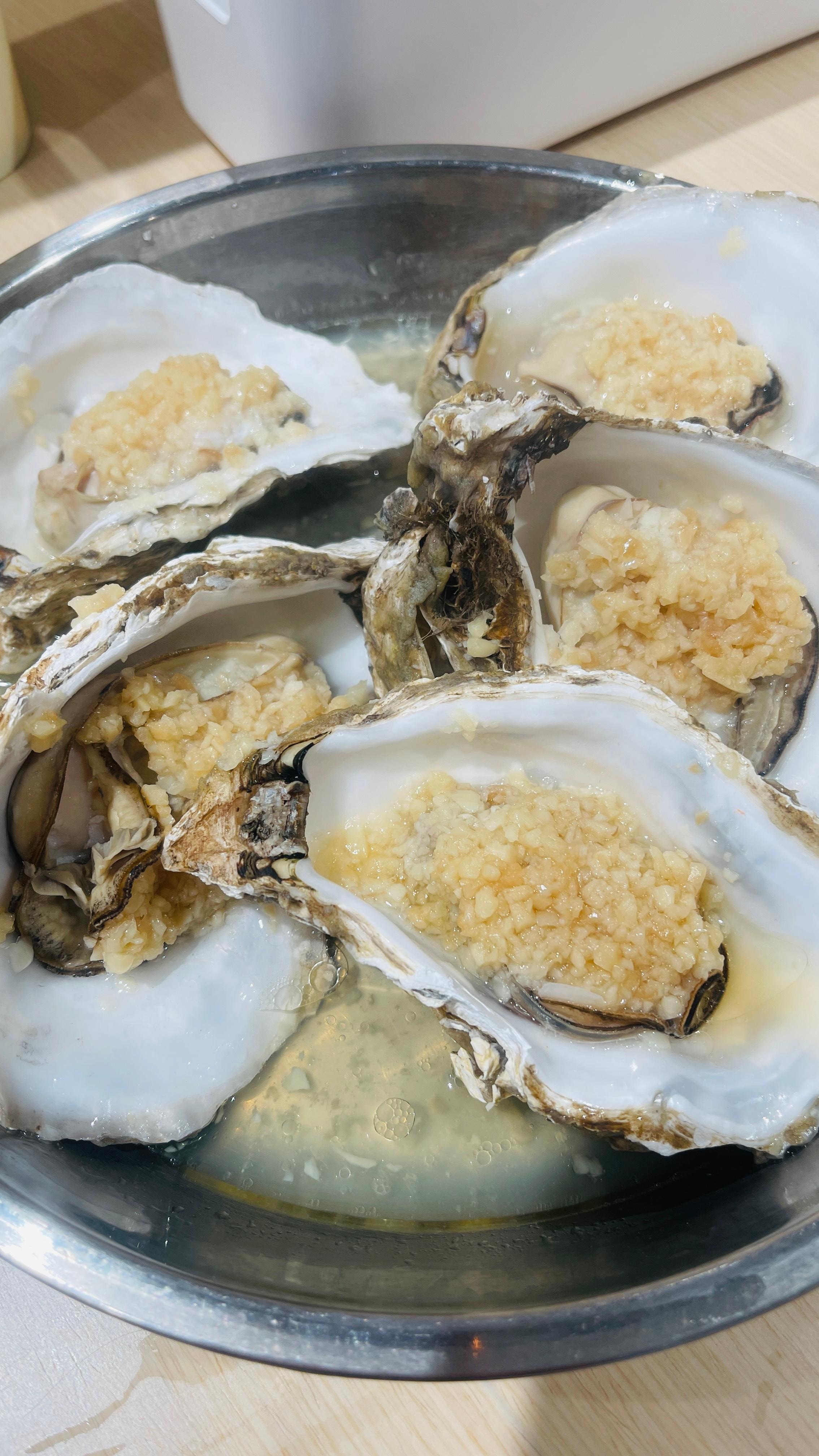 Nearby Tianhung supermarket steam oysters