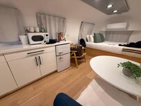 Coffee, tea, water and creamer included!