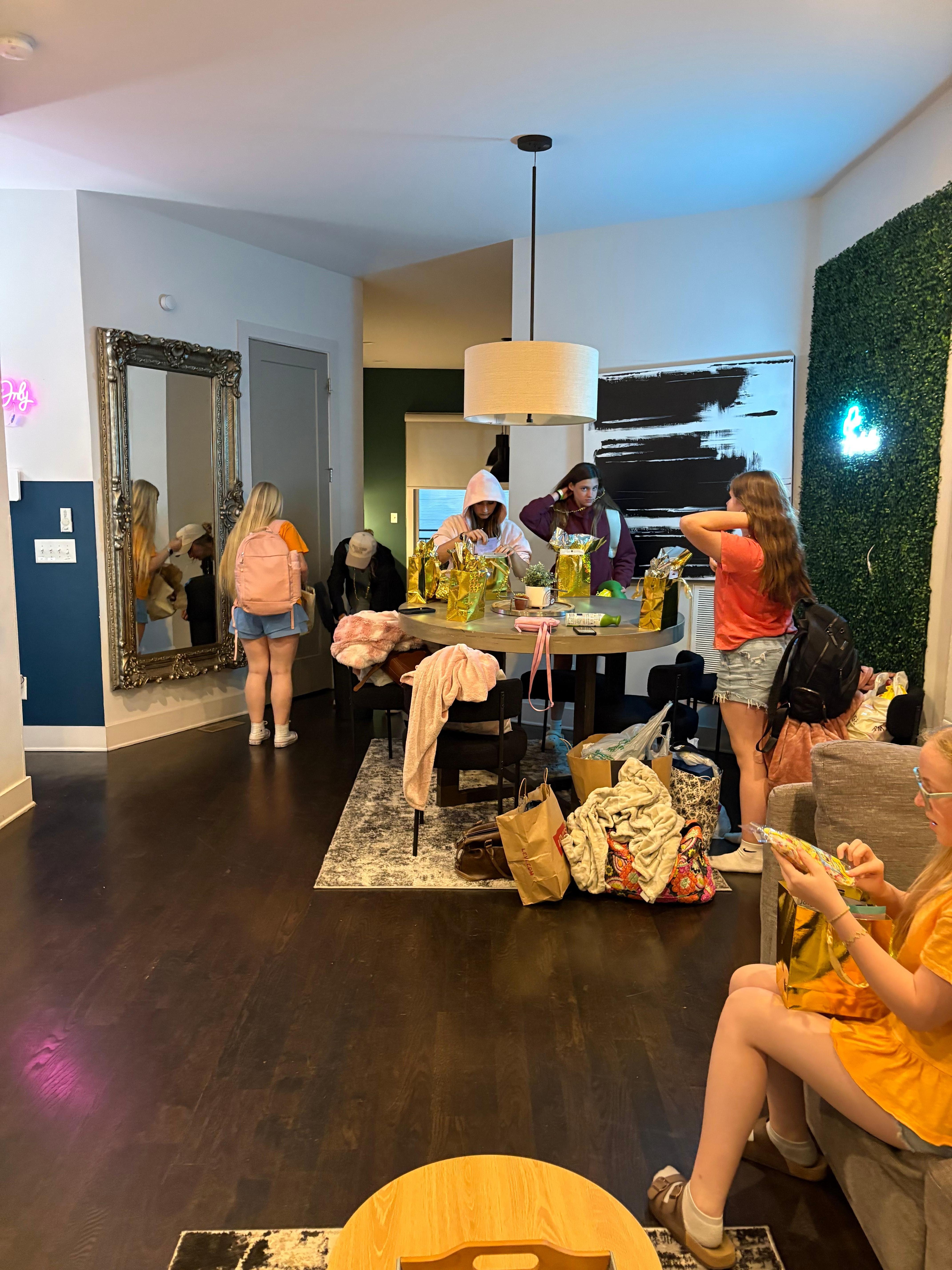 Upper living room/kitchen 