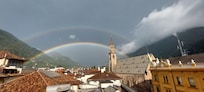 Blick auf Dom mit Regenbogen