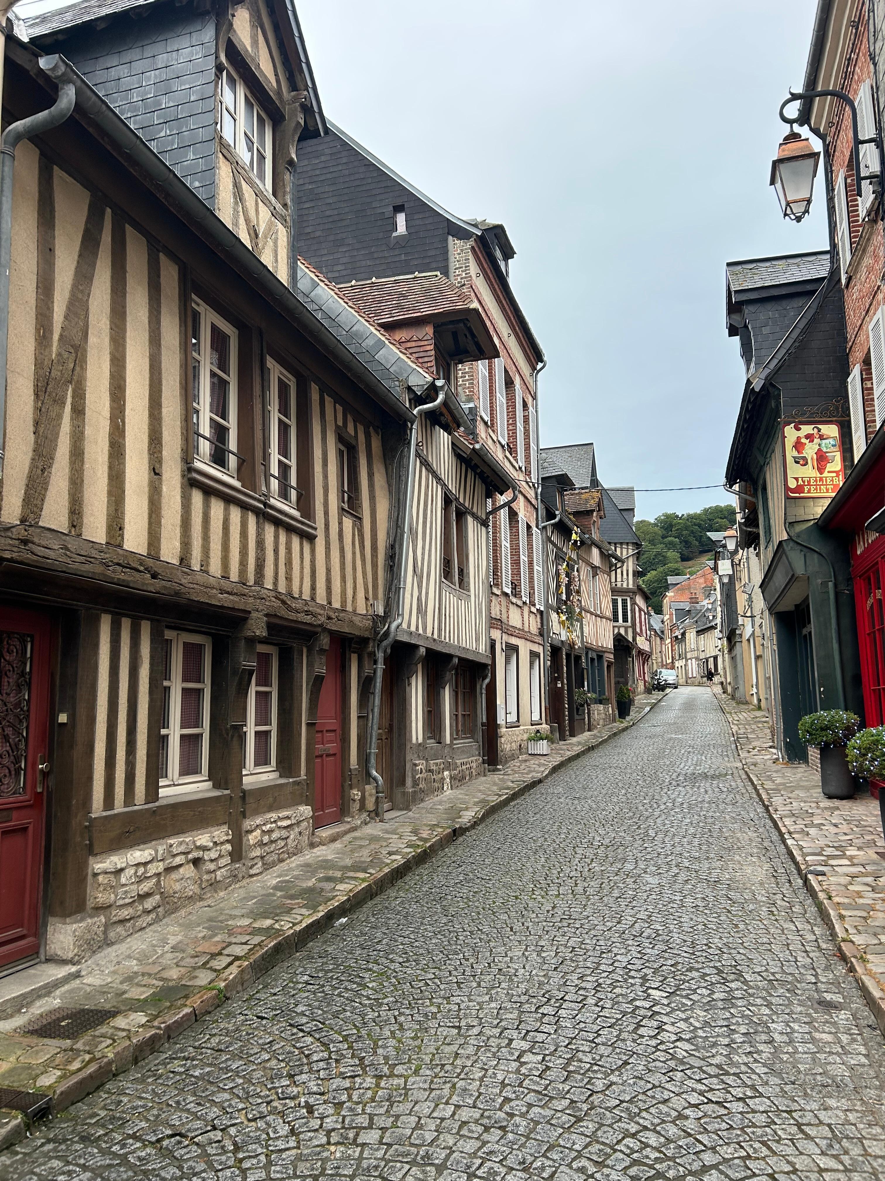 Eine Gasse in Honfleur 