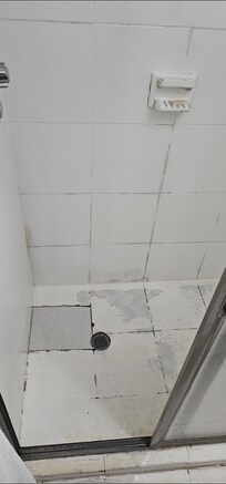 Absolutely the worst shower ever. Mildew and mold everywhere.