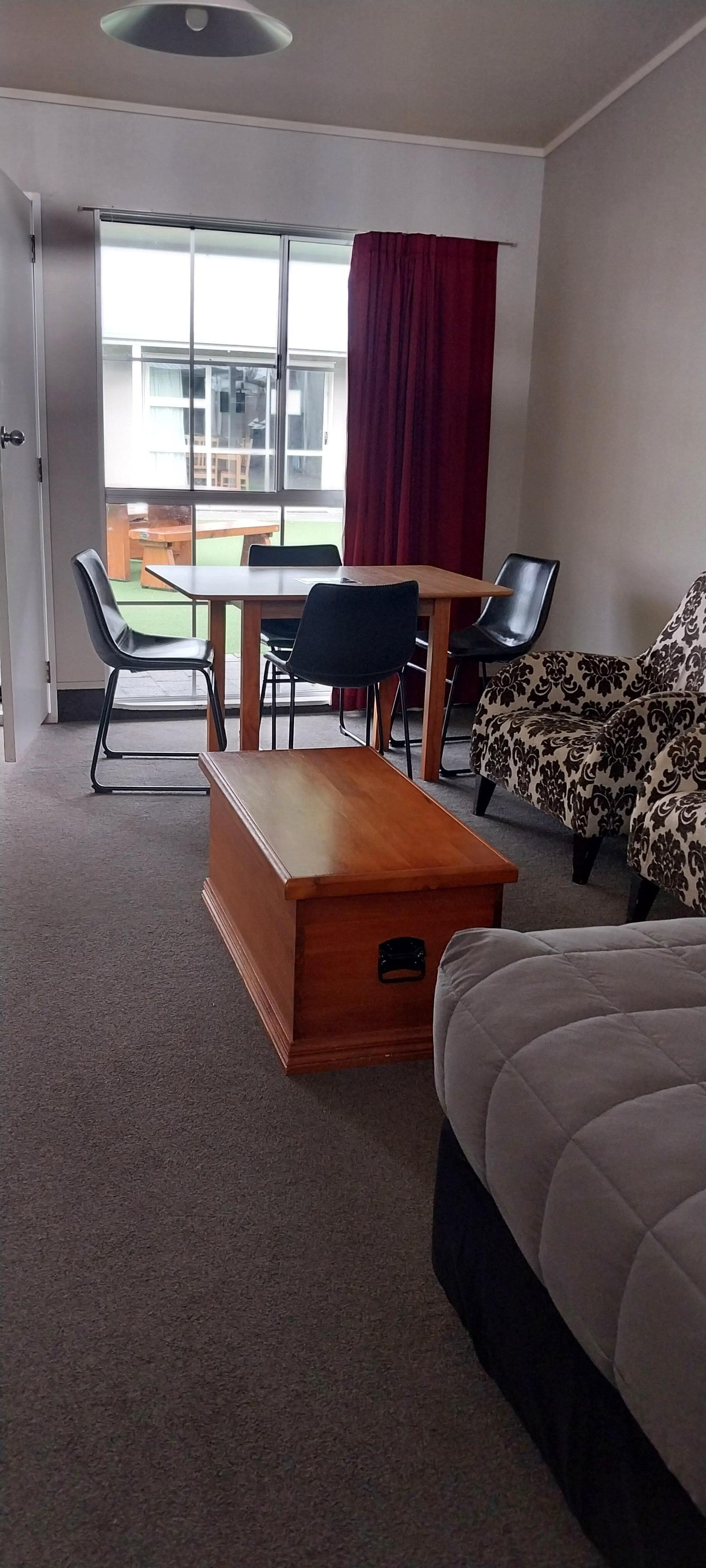 plenty of room for relaxing, dining, etc