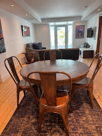 Living space from entry area