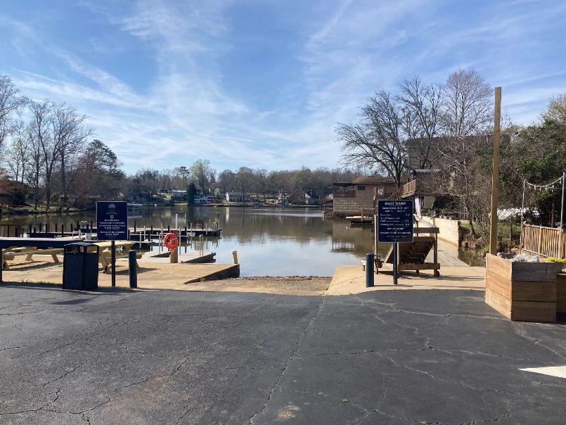 Commercial Public Boat Ramp open 12 hours/day