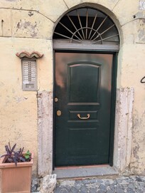 The door to the apartment