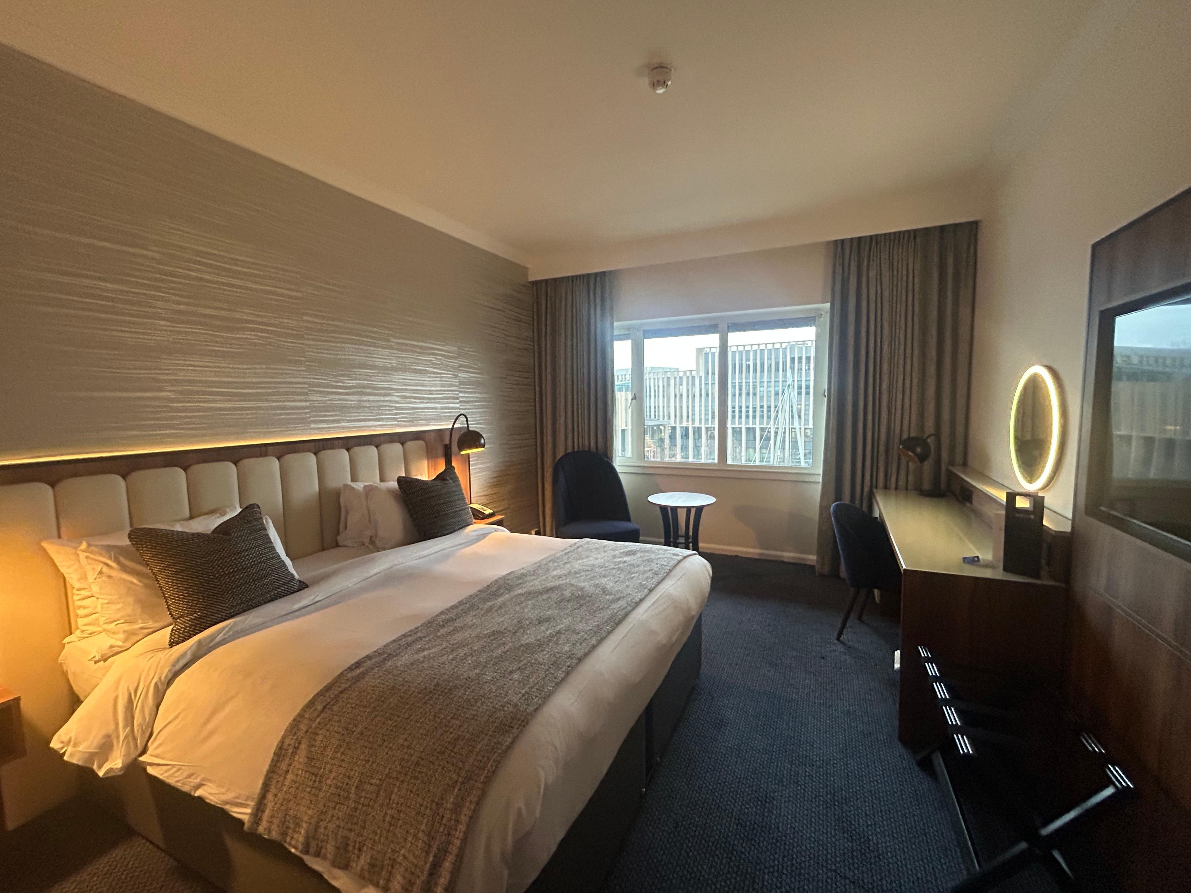 Newly refurbished room- fresh, stylish and comfy 