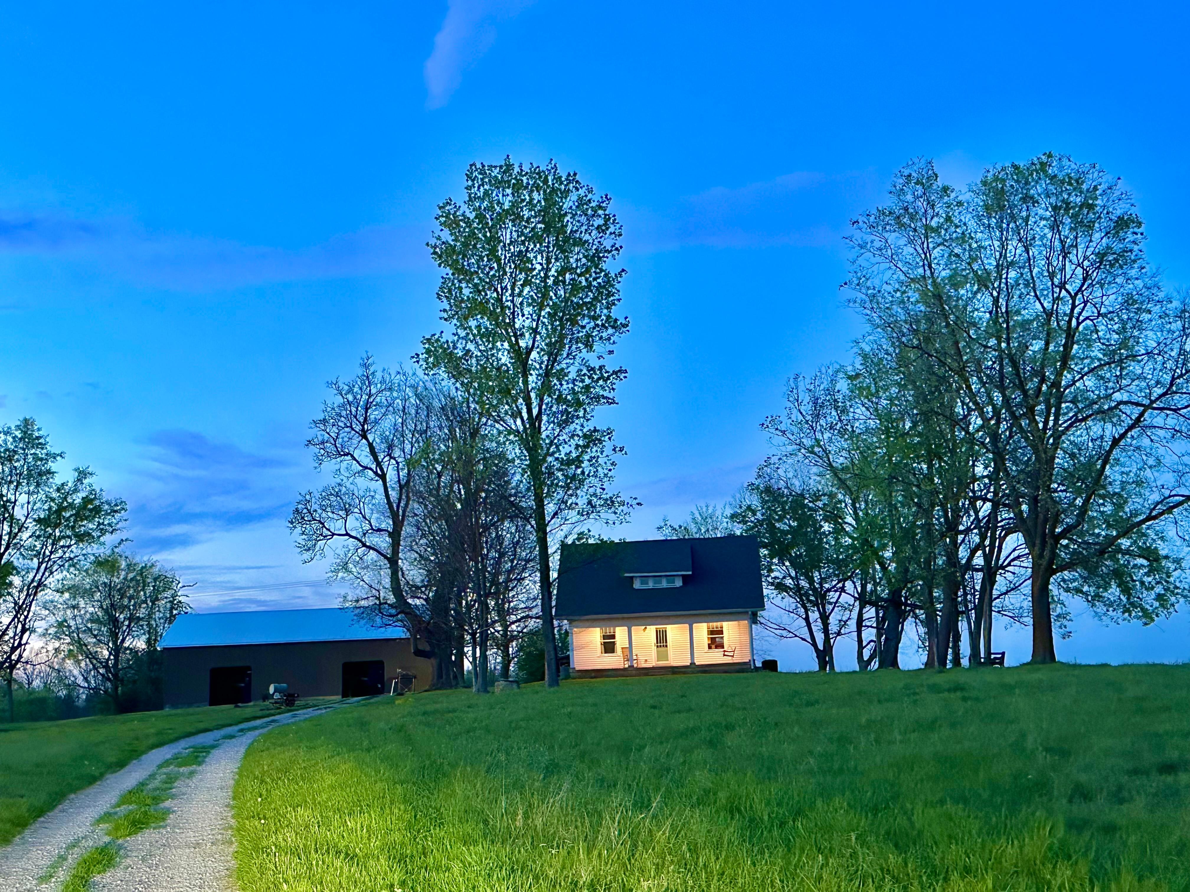 Approach to the house in the evening