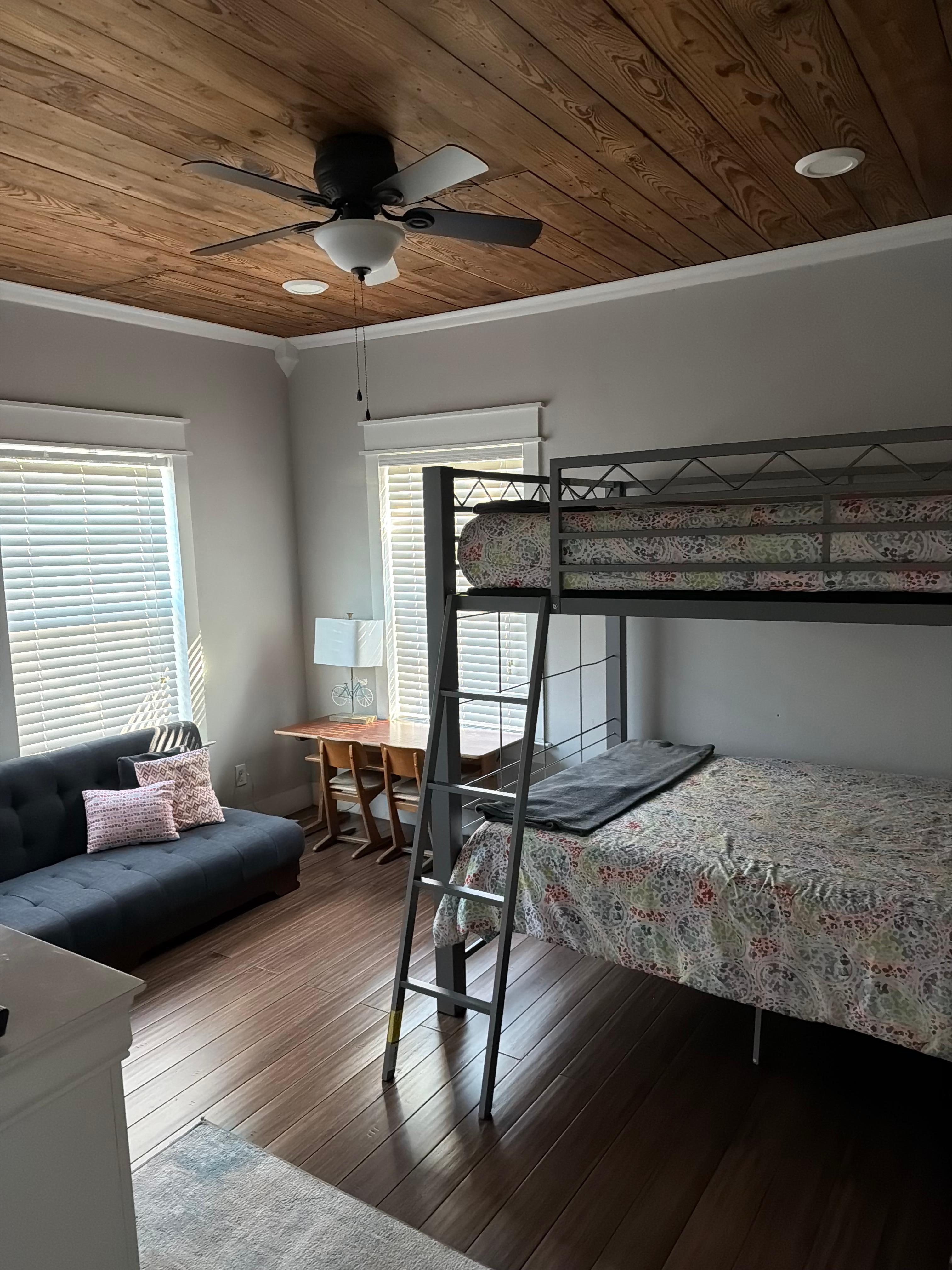 Bunk bed room