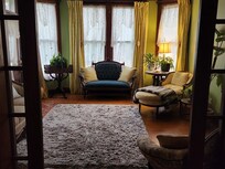 Cute sitting room, so peaceful.