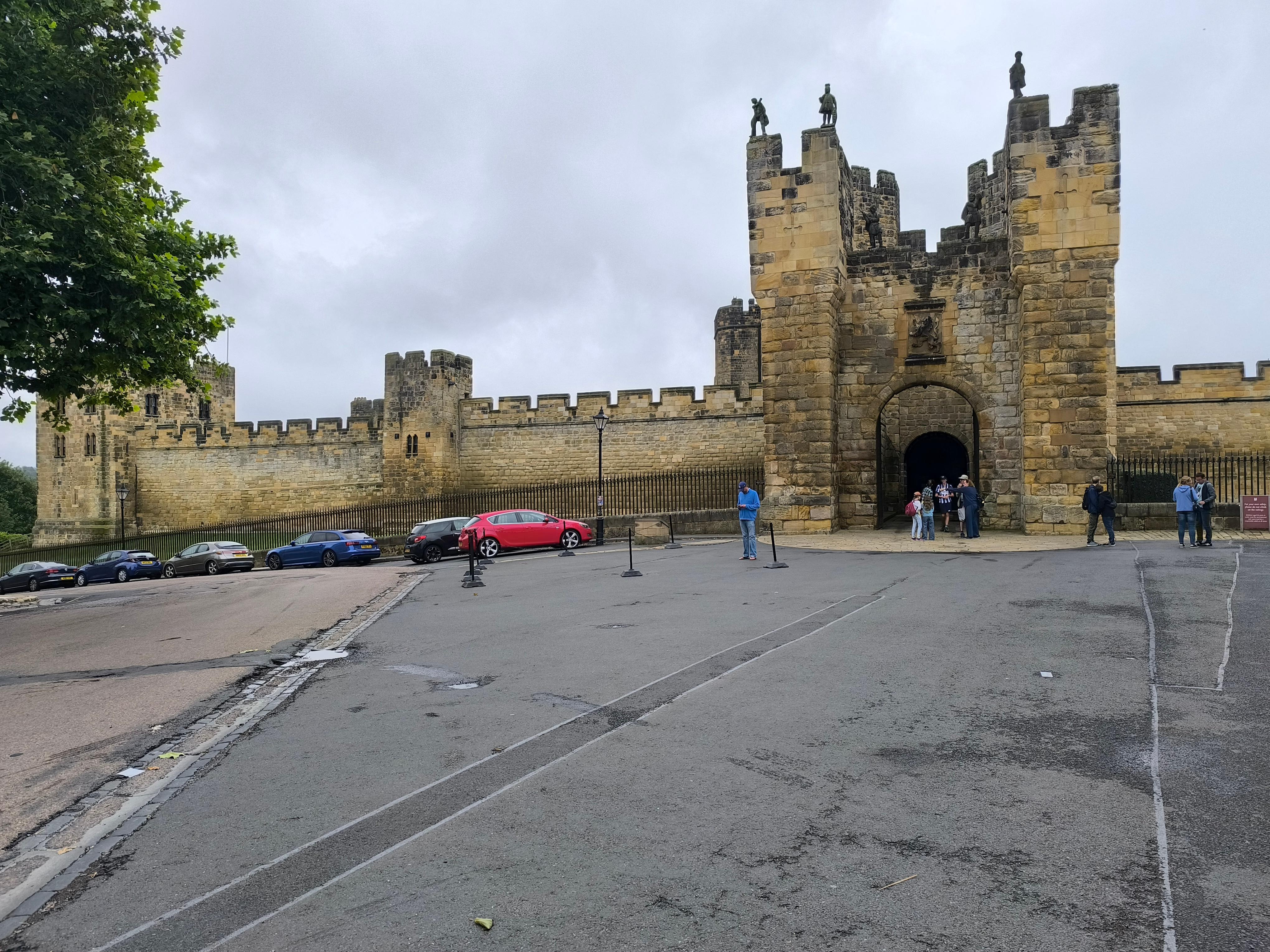 Alnwick Castle frontage