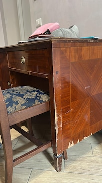 Dirty/beat up chair and table