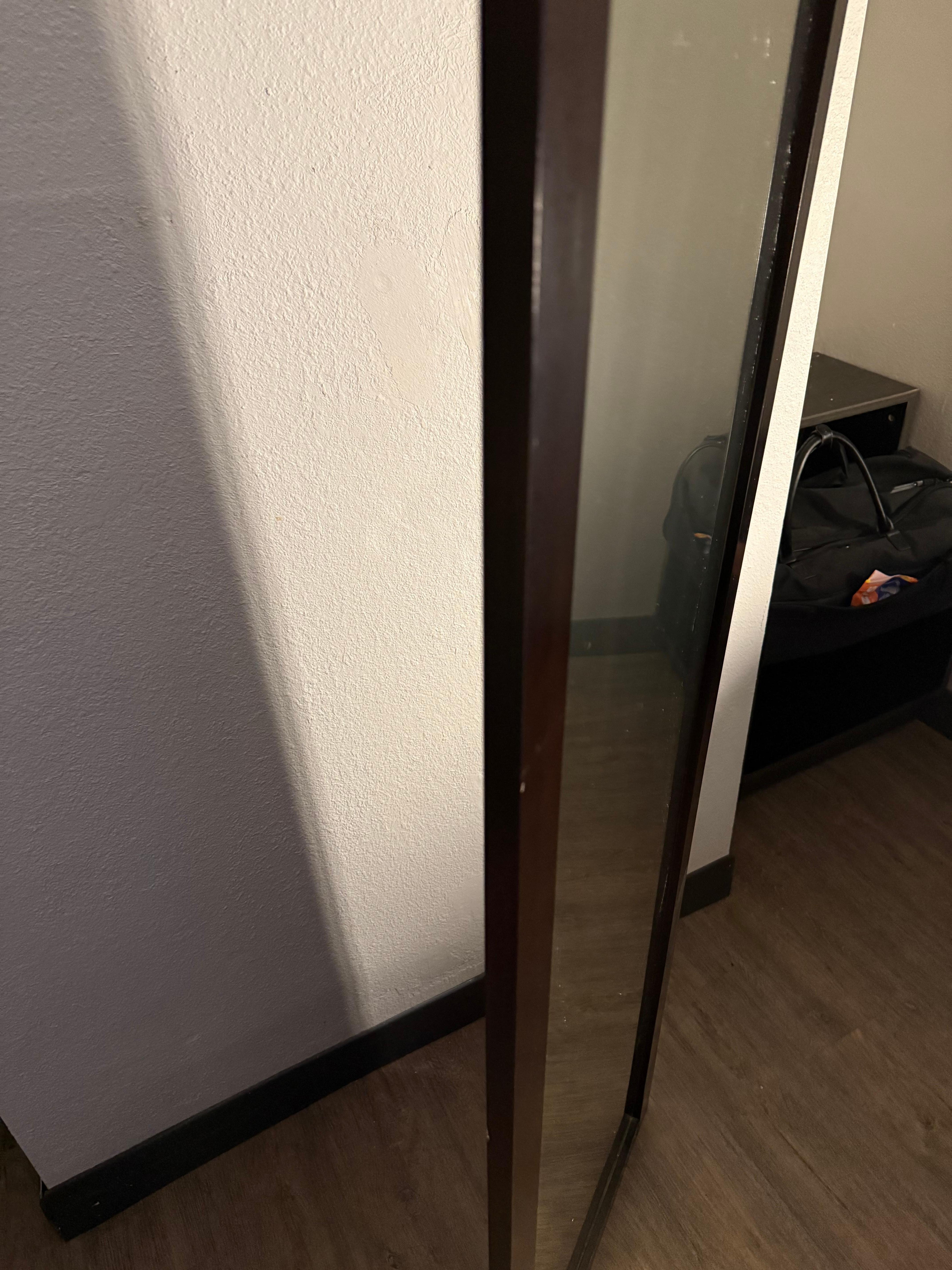 Wall mirror