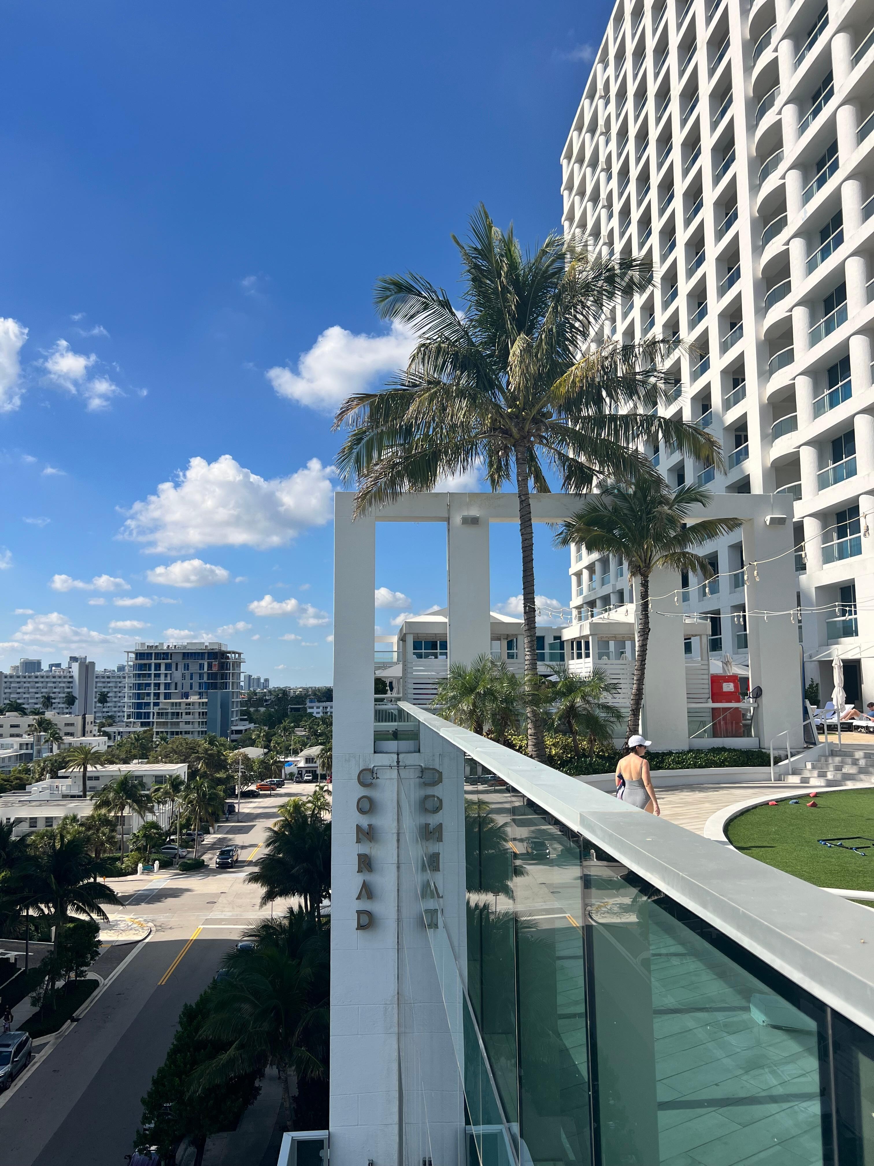 Love the 6th Floor pool and bar deck level