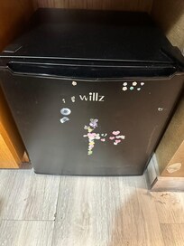 Toda la habitacion estaba llena de stickers