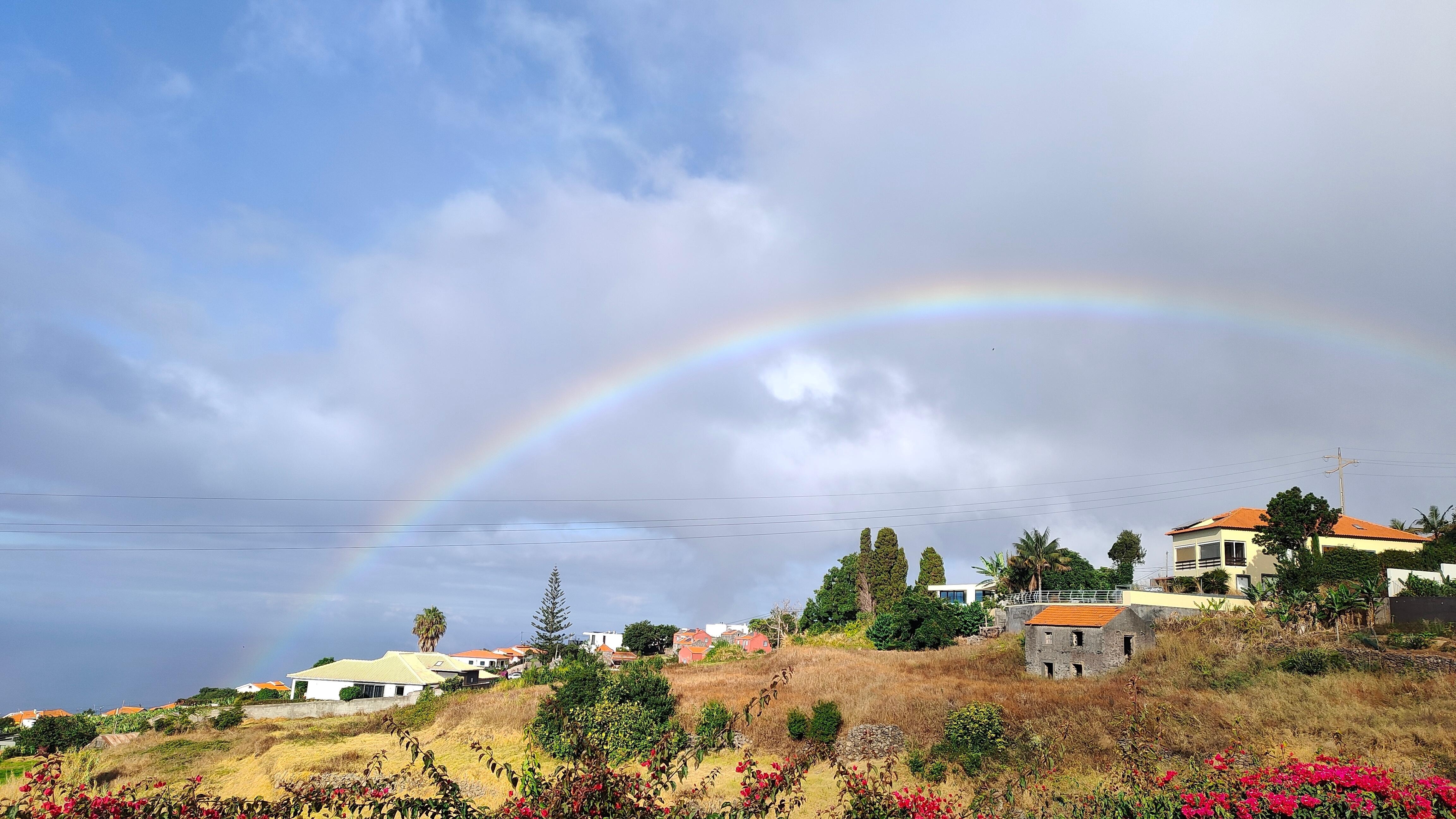 Regenbogen von dem Balkon 