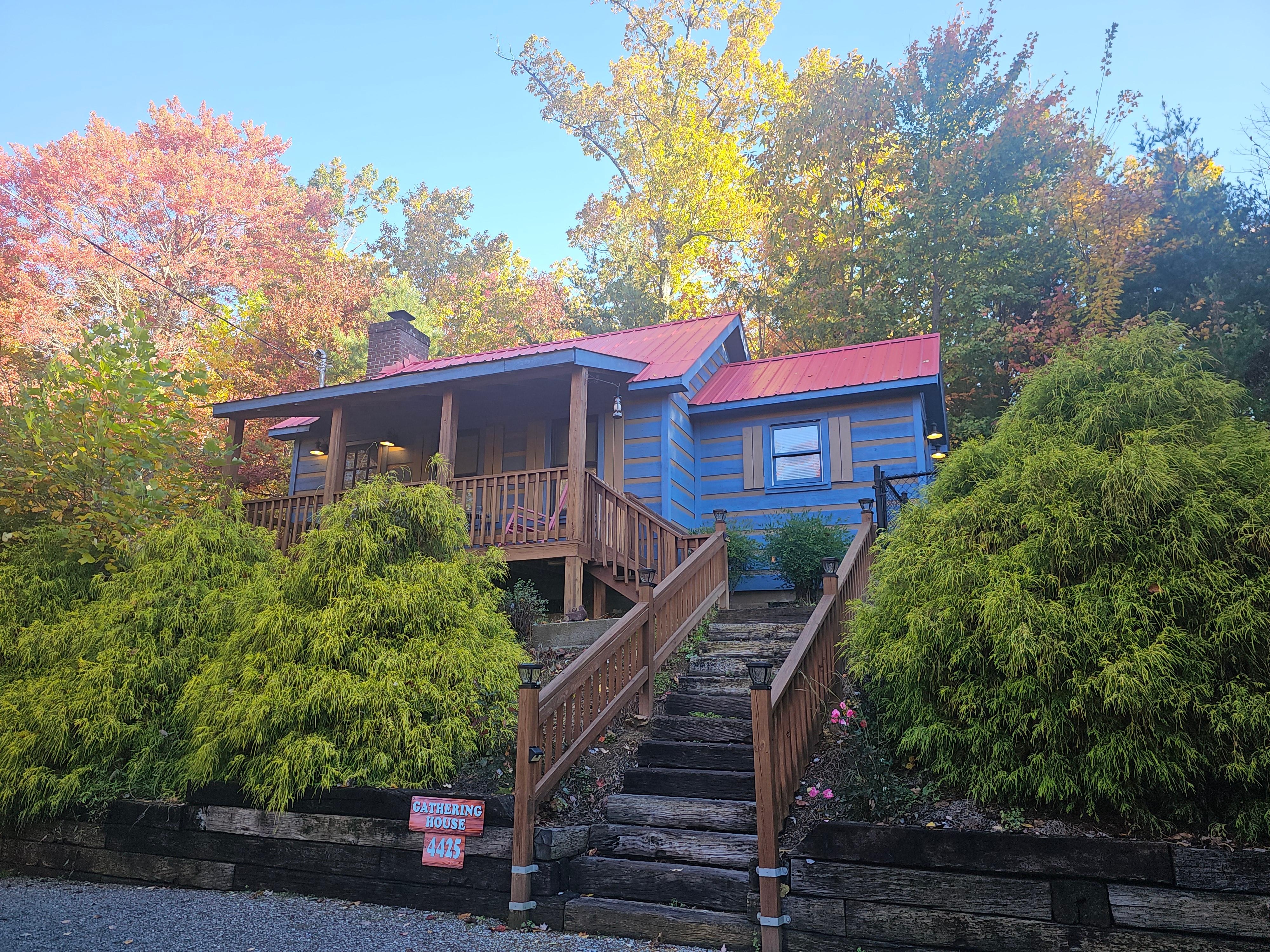 Just like the picture, beautiful cozy cabin.