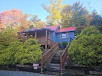 Just like the picture, beautiful cozy cabin.