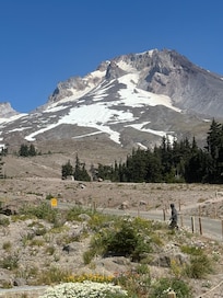 Mt Hood 15 min away