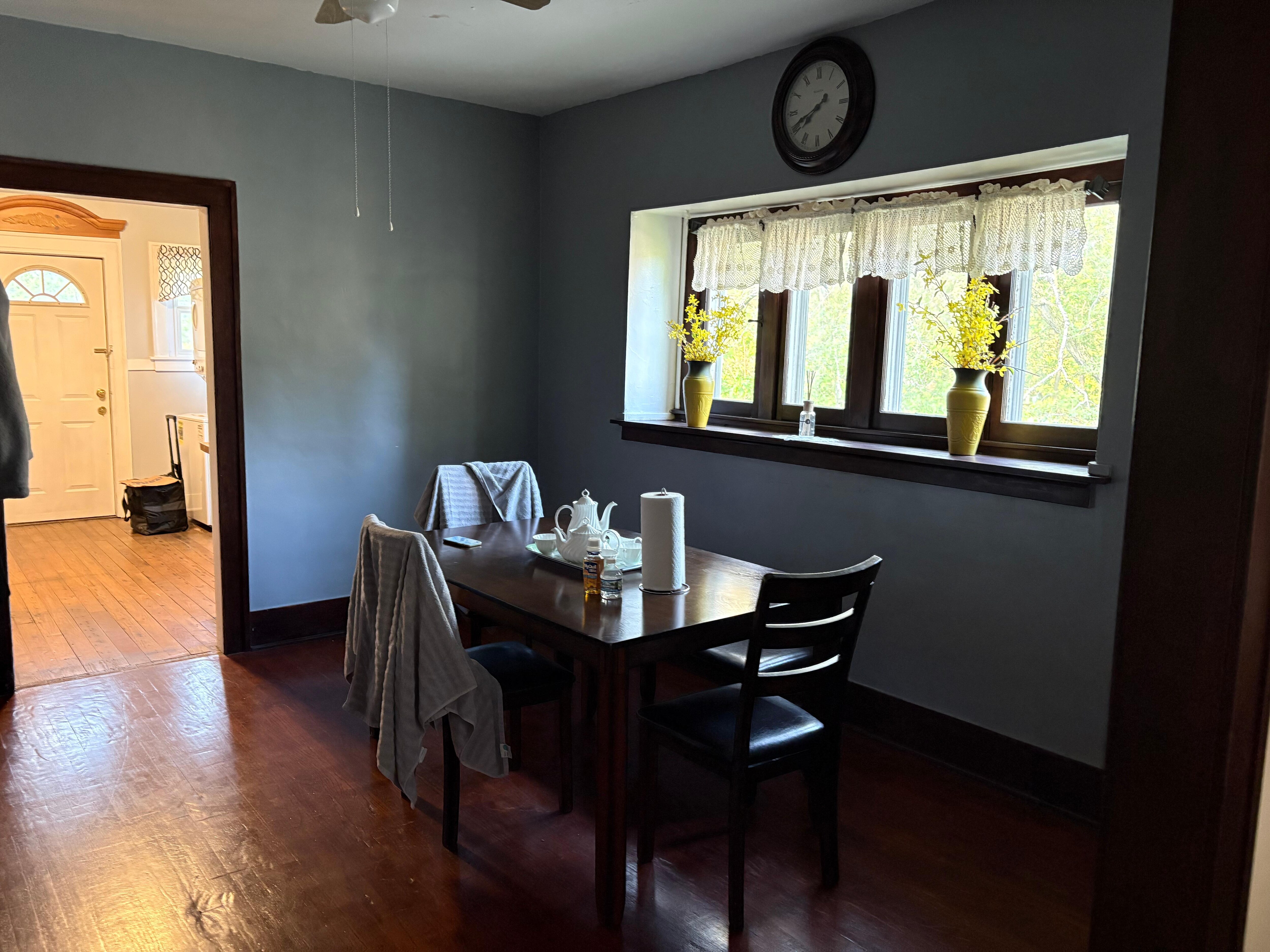 Dining area seats five