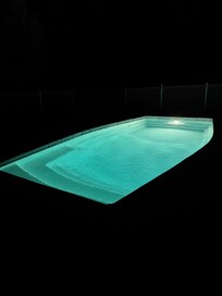 La piscine de nuit tout simplement magnifique