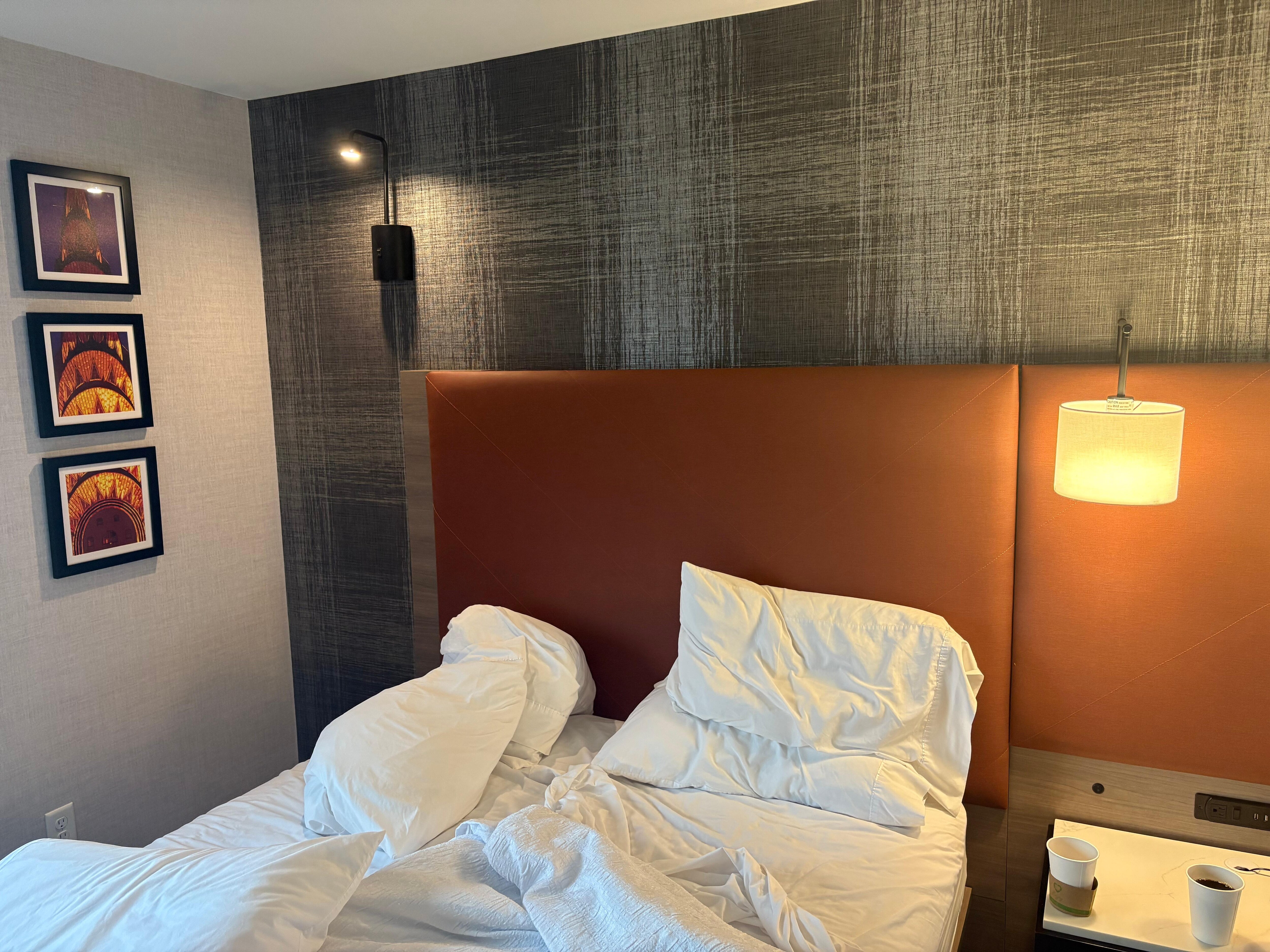 Light high on wall …probably a mistake ?