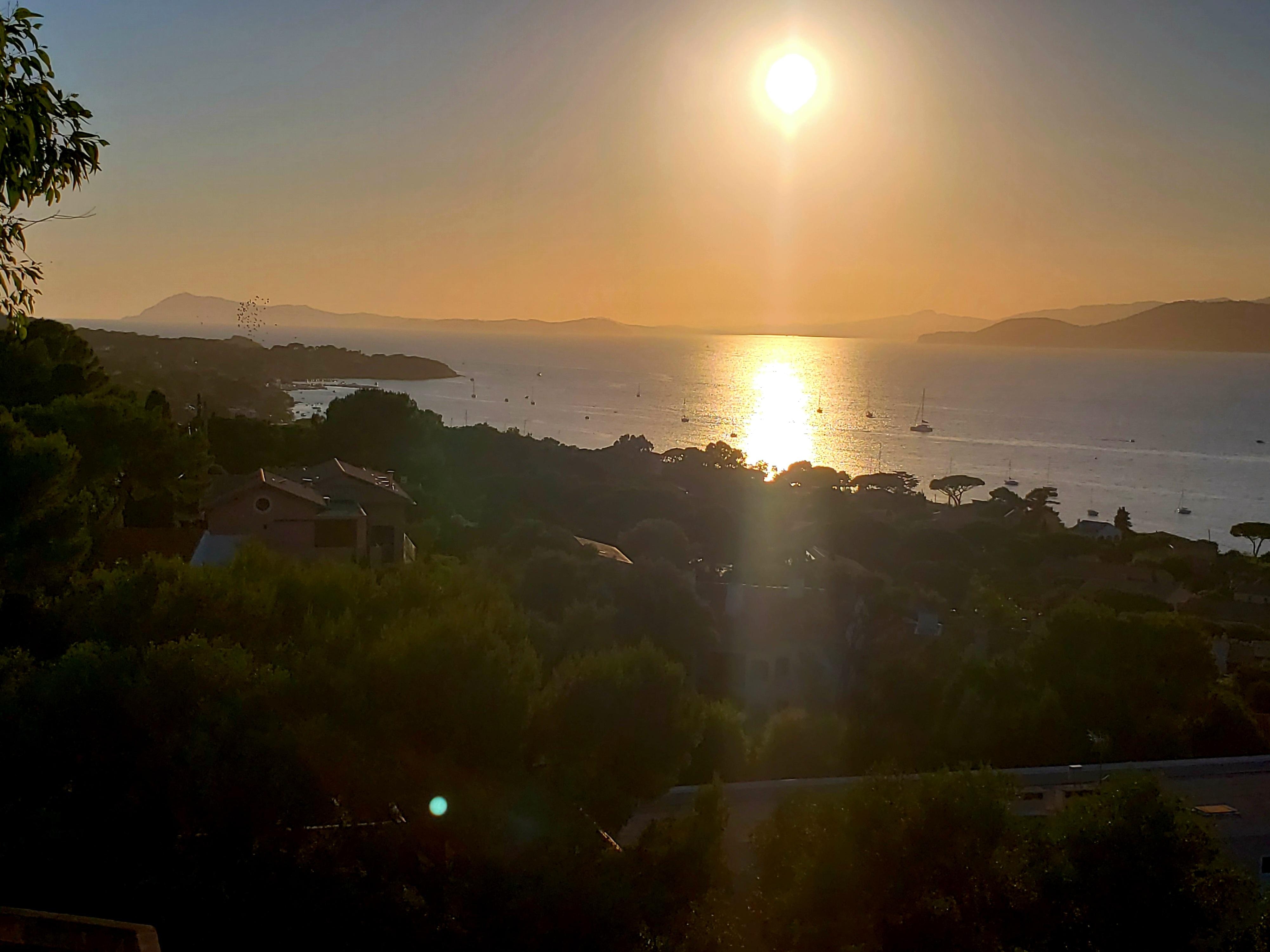 Couche de soleil depuis le logement... 