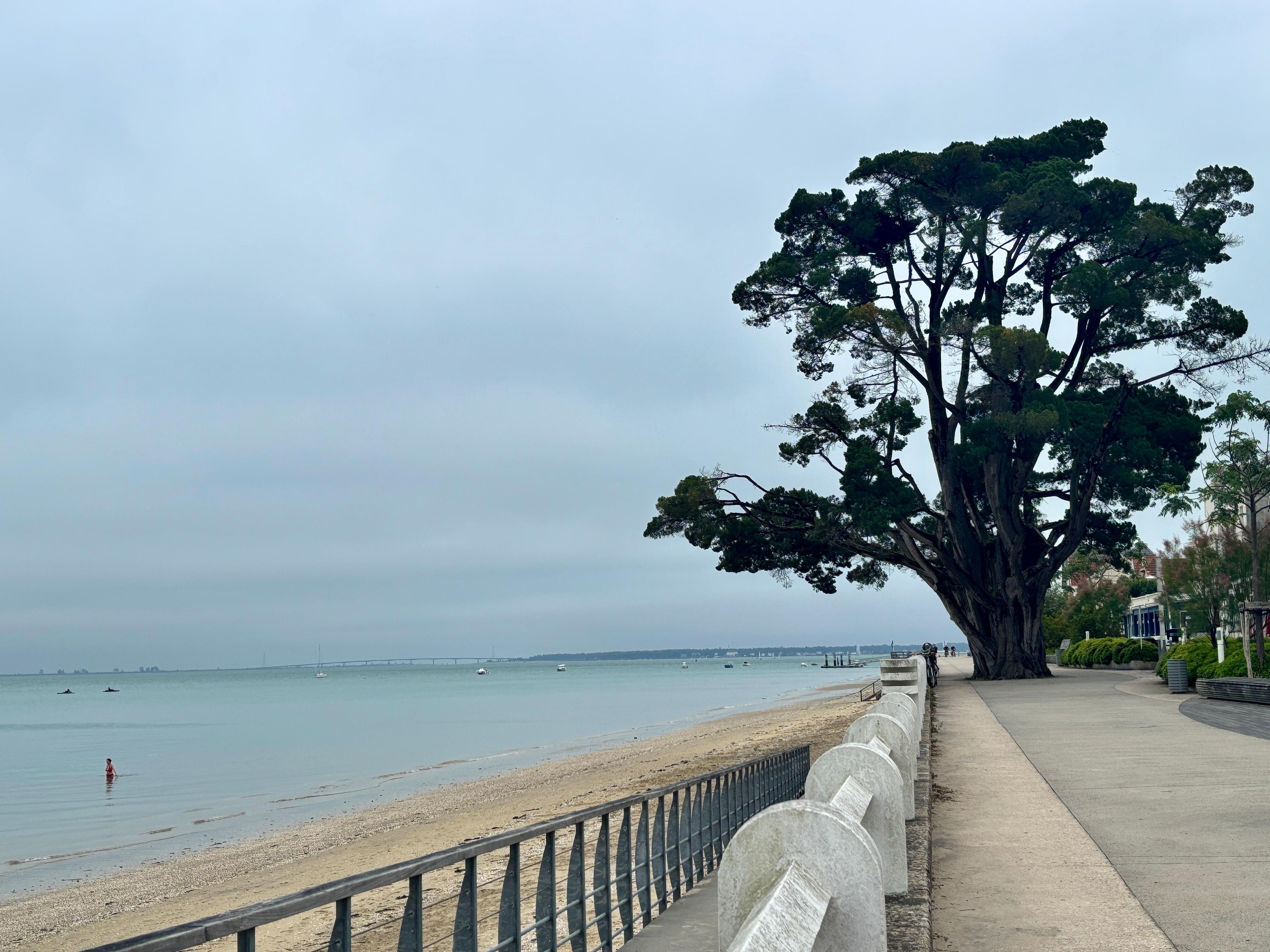 Plage la plus proche environ 150m