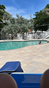 Communal pool/BBQ area