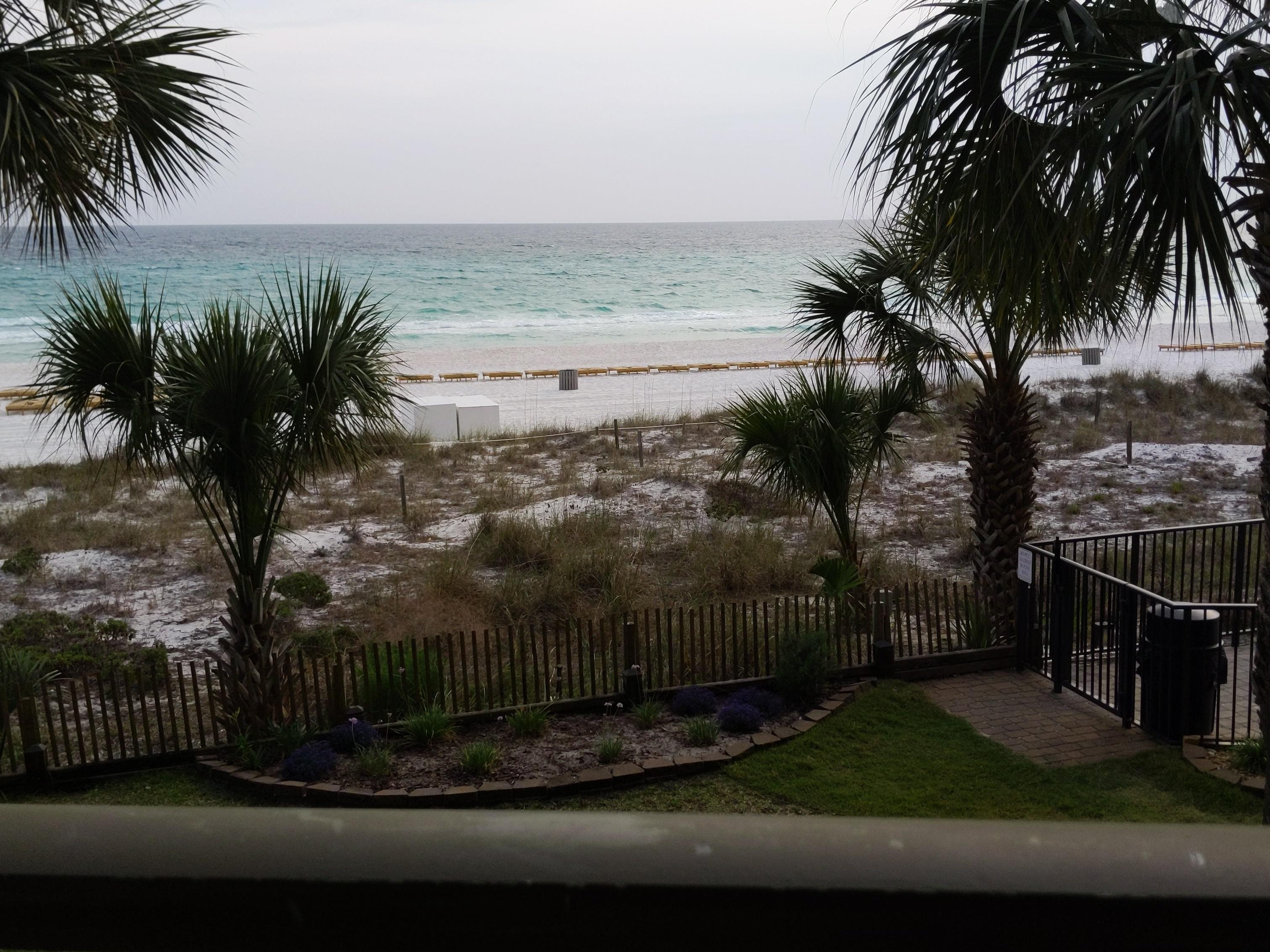 Beachview from the balcony.