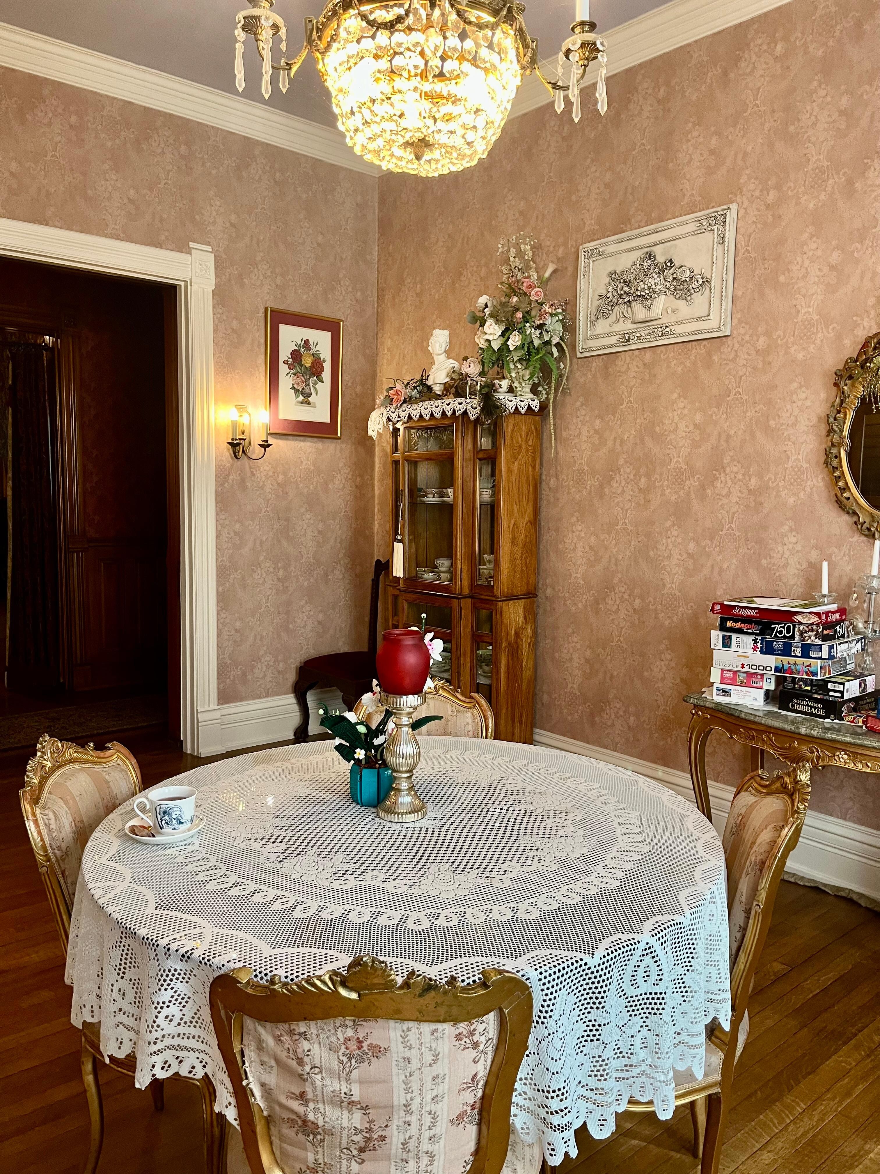 Ladies Parlor