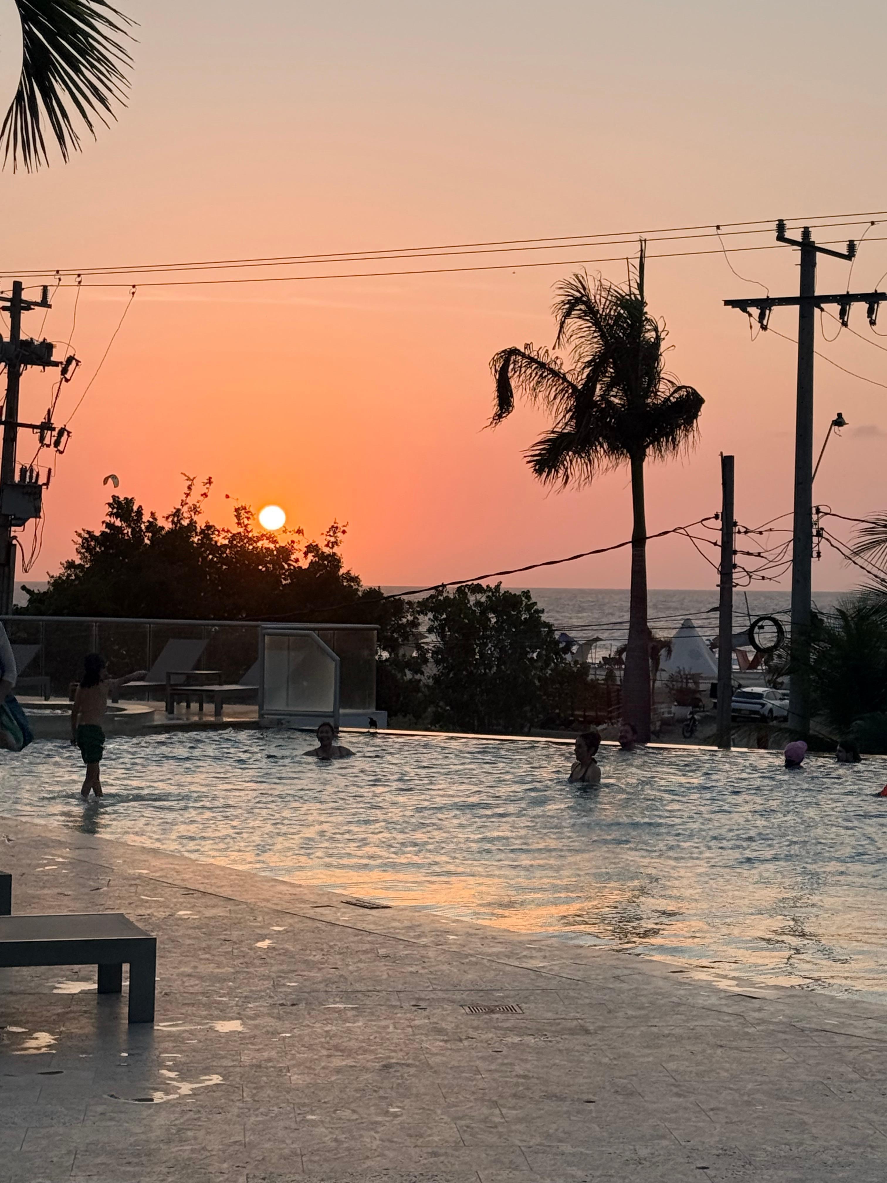 La piscina es lo mejor.