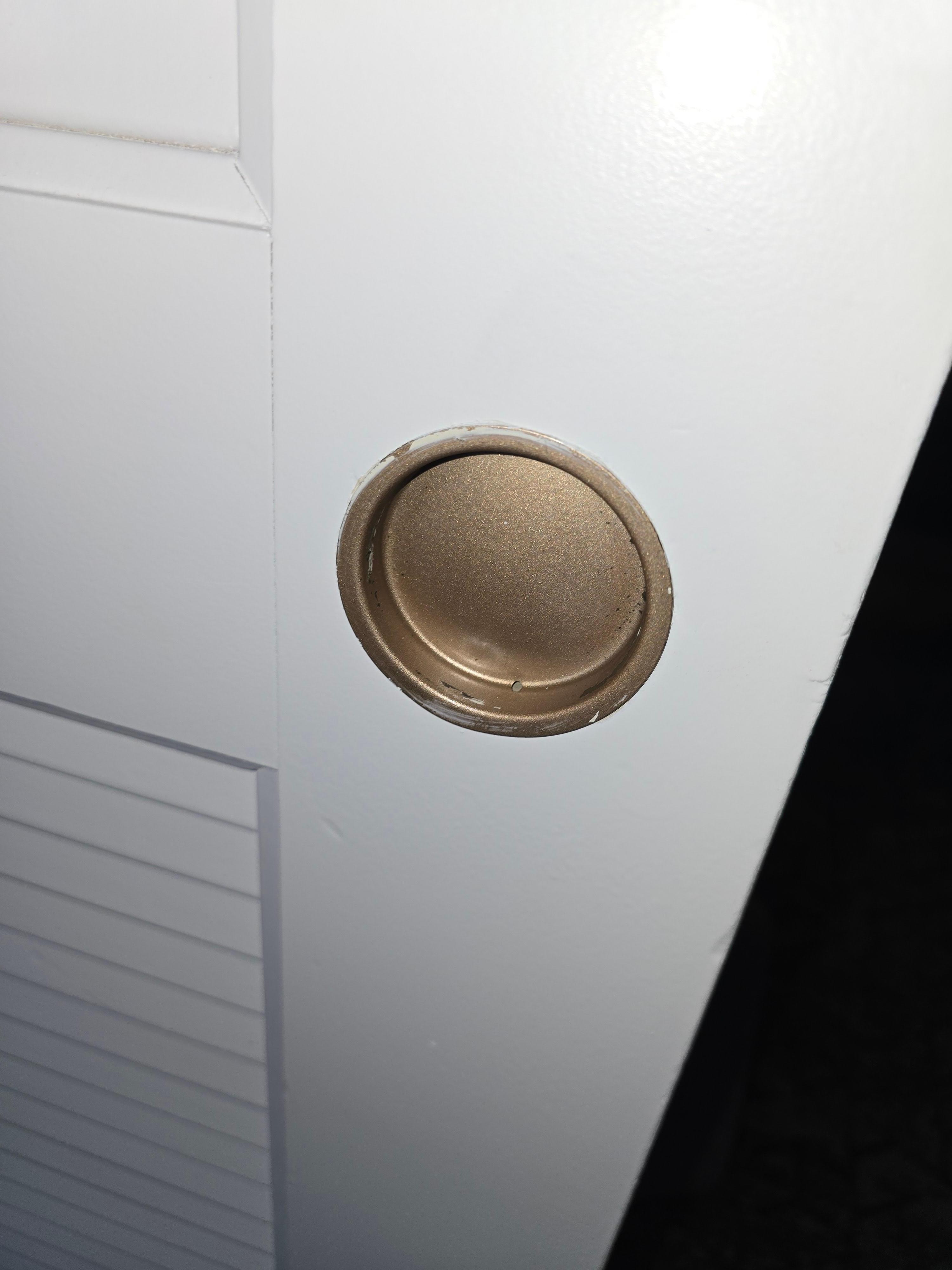 This is how the door handles to slider are supposed to be painted.