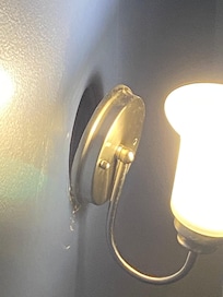 Hanging light fixture