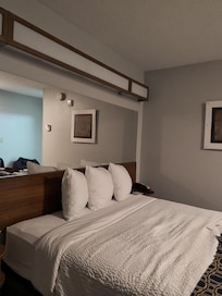 Comfy bed. The best I've slept on in 50 states