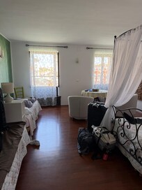 Quad room