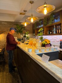 Breakfast bar
