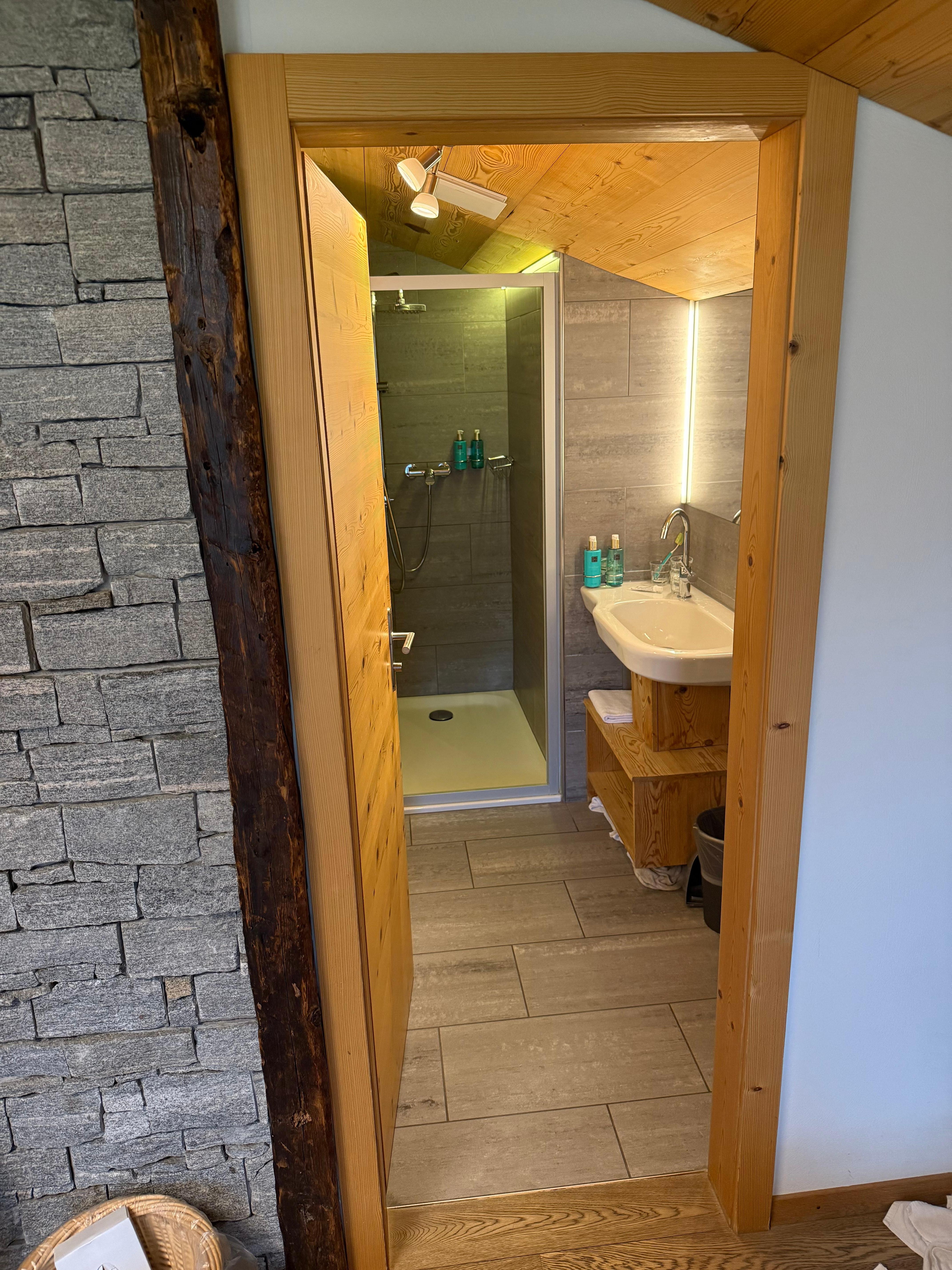 Good size bathroom in the room