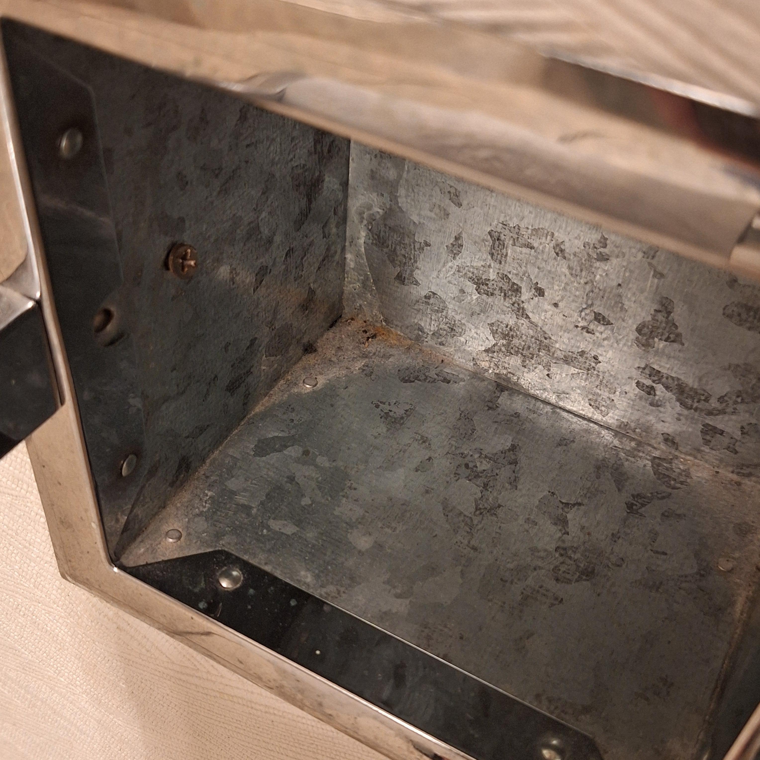 Toilet paper holder