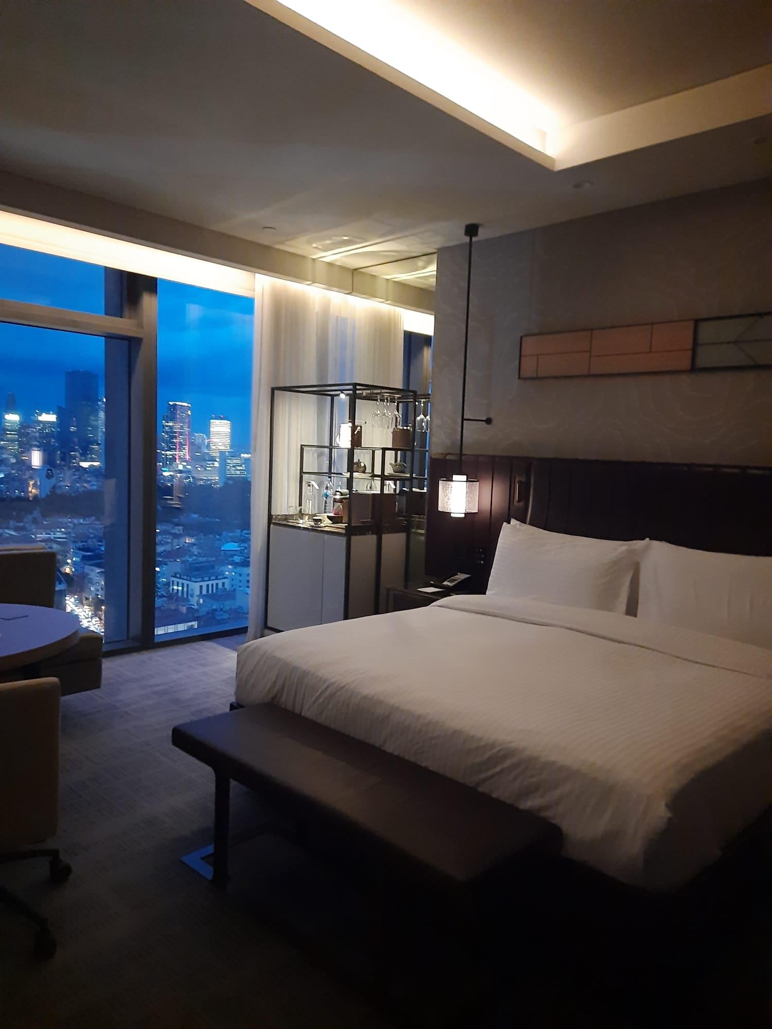 night time view of the bedroom