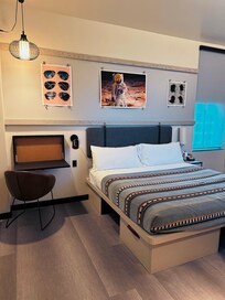 king bed